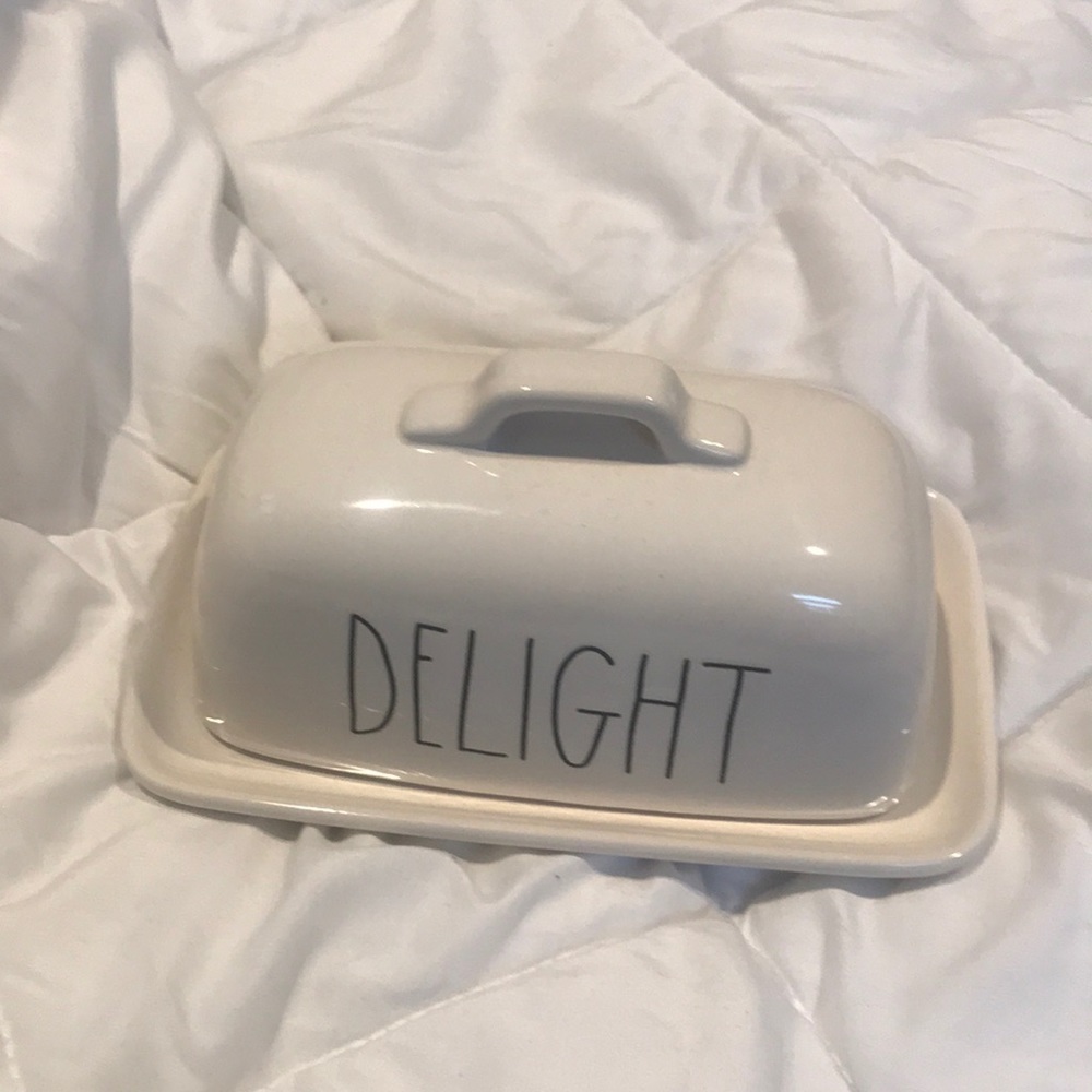 Rae Dunn “Delight” Butter Dish.